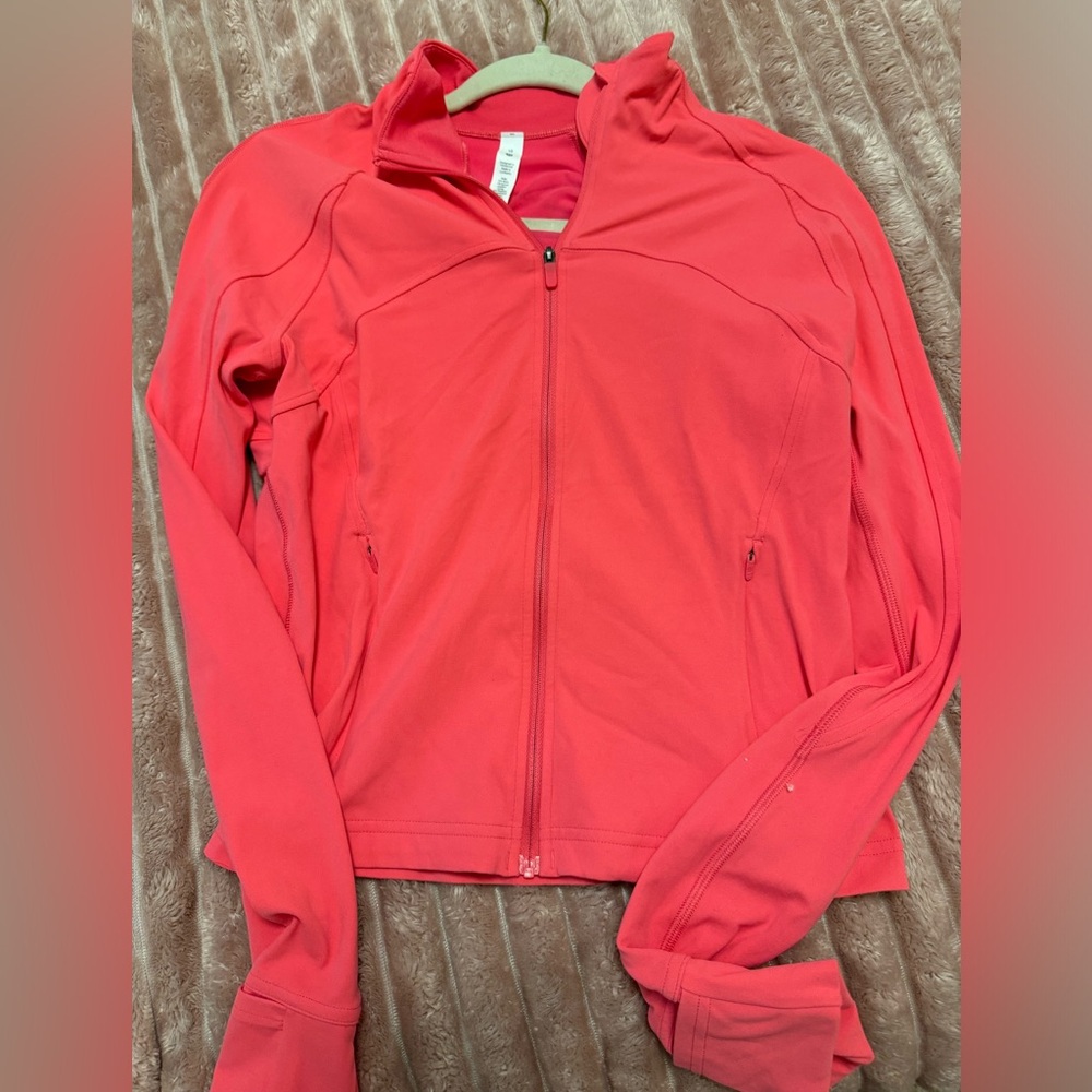 Lululemon Cropped Define in Lipgloss